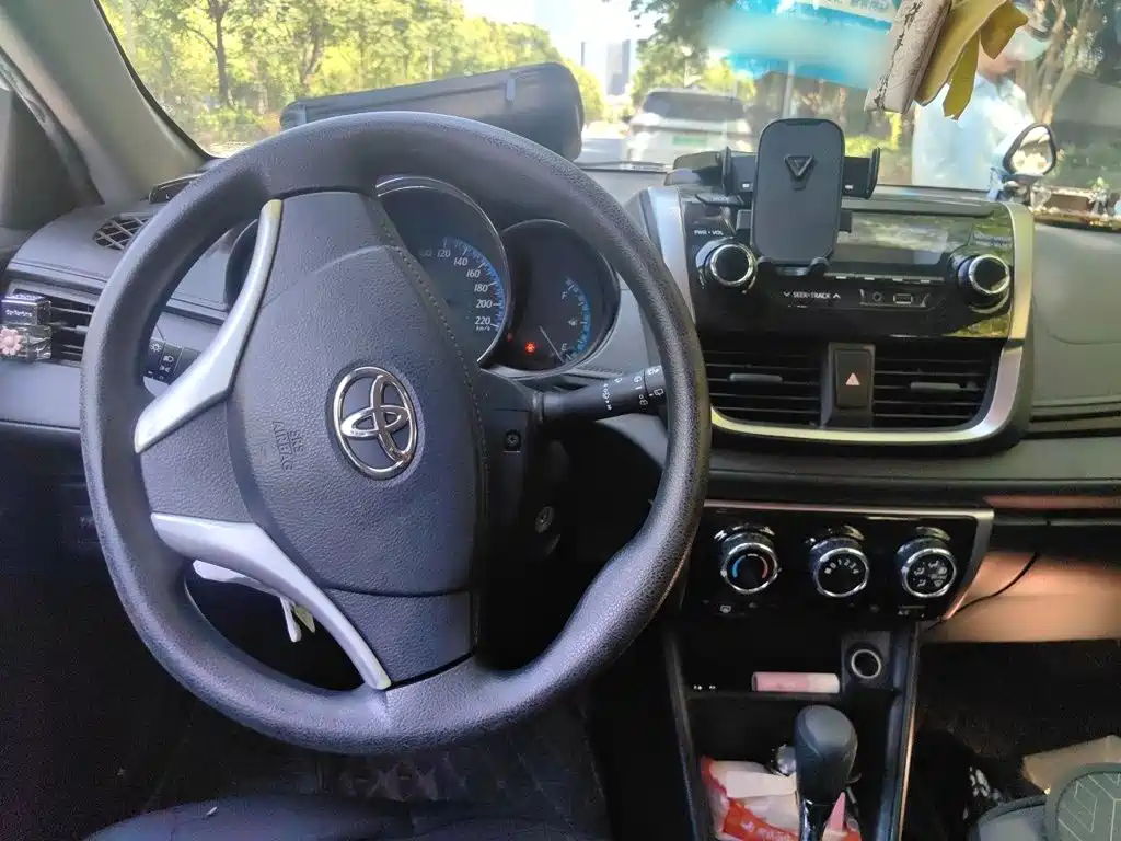 Toyota Yaris L — миниатюра 13
