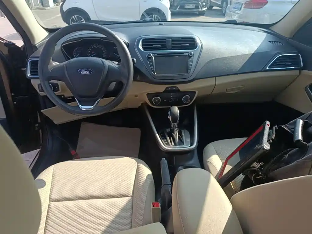 Ford Escort — миниатюра 10