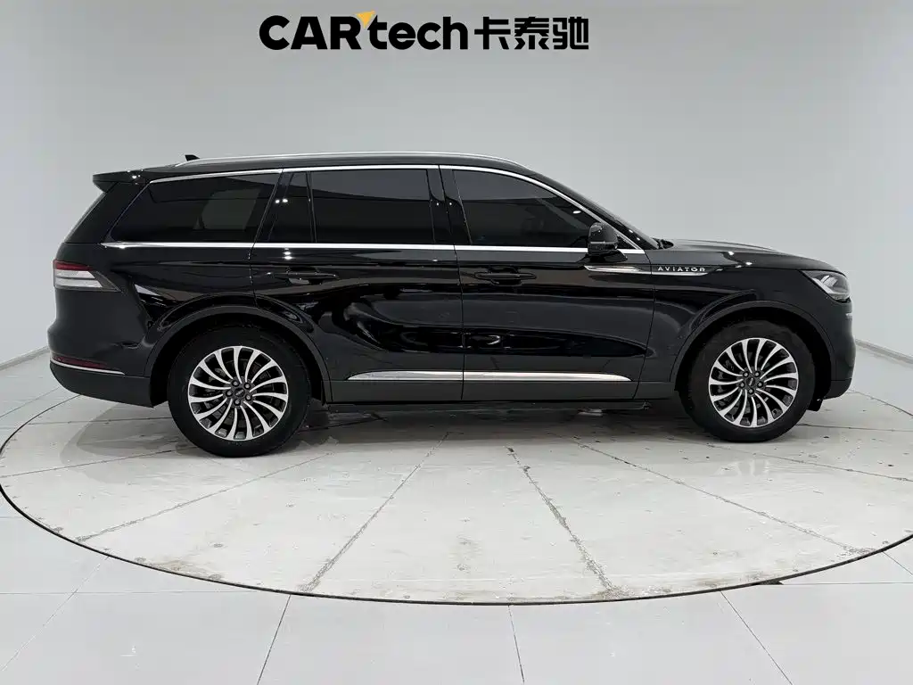 Lincoln Aviator — миниатюра 4