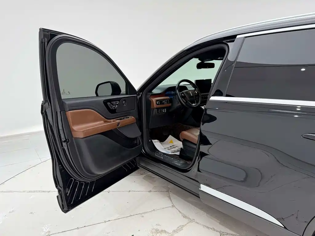 Lincoln Aviator — миниатюра 25