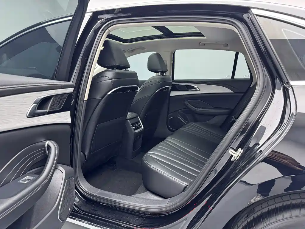 Hongqi Hongqi H5 — миниатюра 8