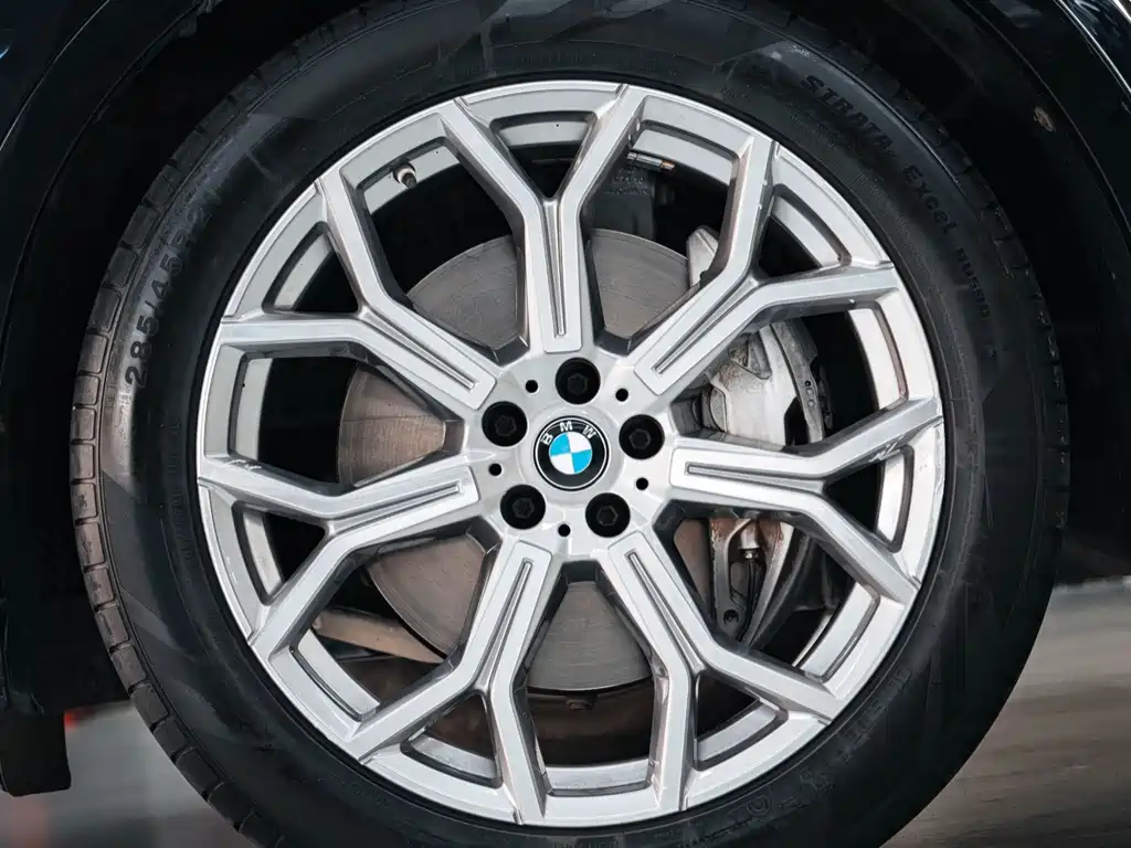 BMW X7 — миниатюра 26