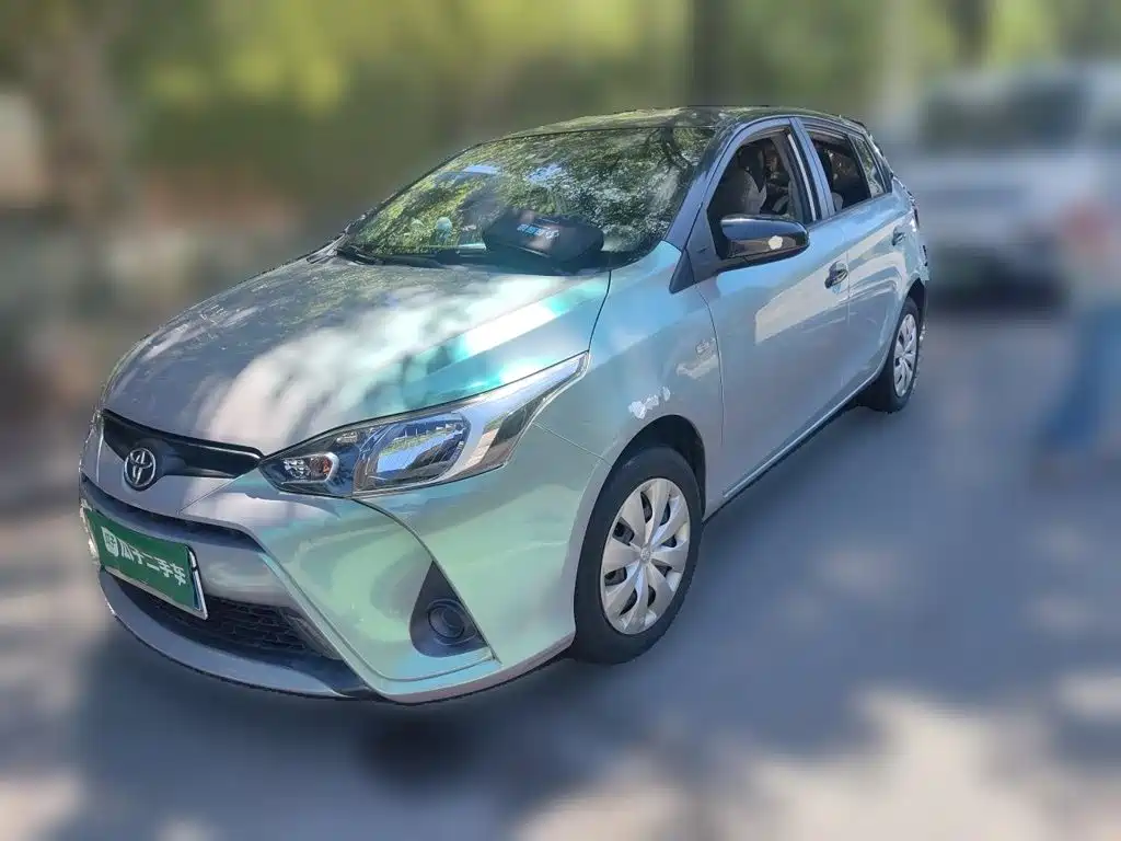 Toyota Yaris L — миниатюра 2