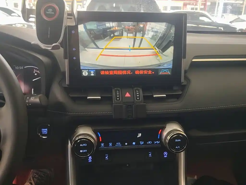 Toyota RAV4 — миниатюра 13