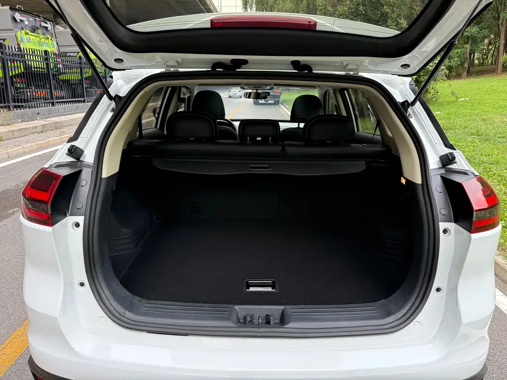 Geely Boyue 1.8TD DCT 2WD Connected Type 4G Connected Edition, фото 8