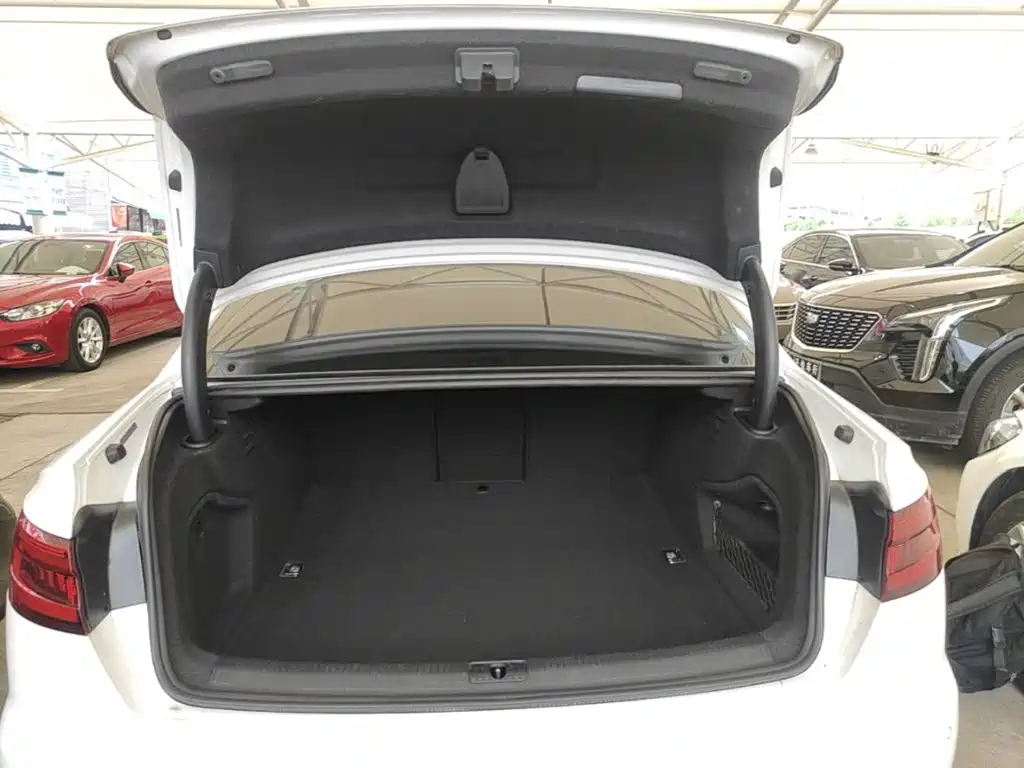 Audi A4L — миниатюра 19