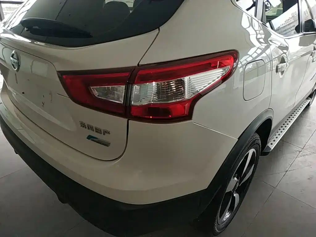 Nissan Qashqai — миниатюра 8