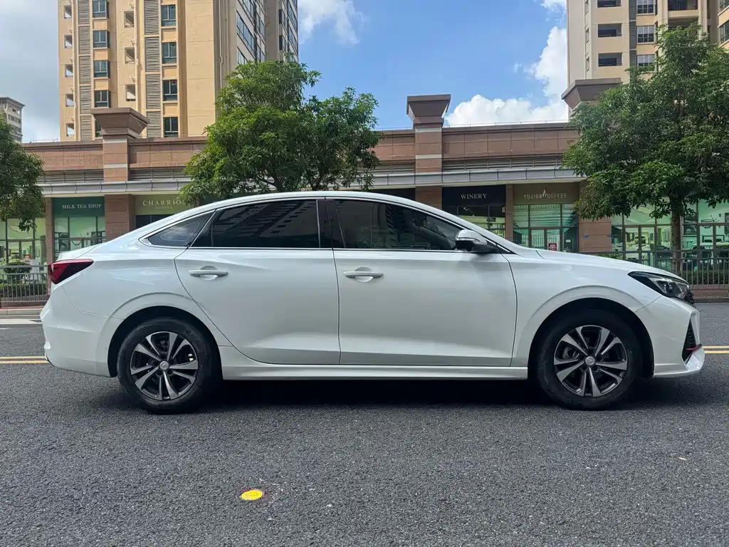 Changan Eado — миниатюра 4