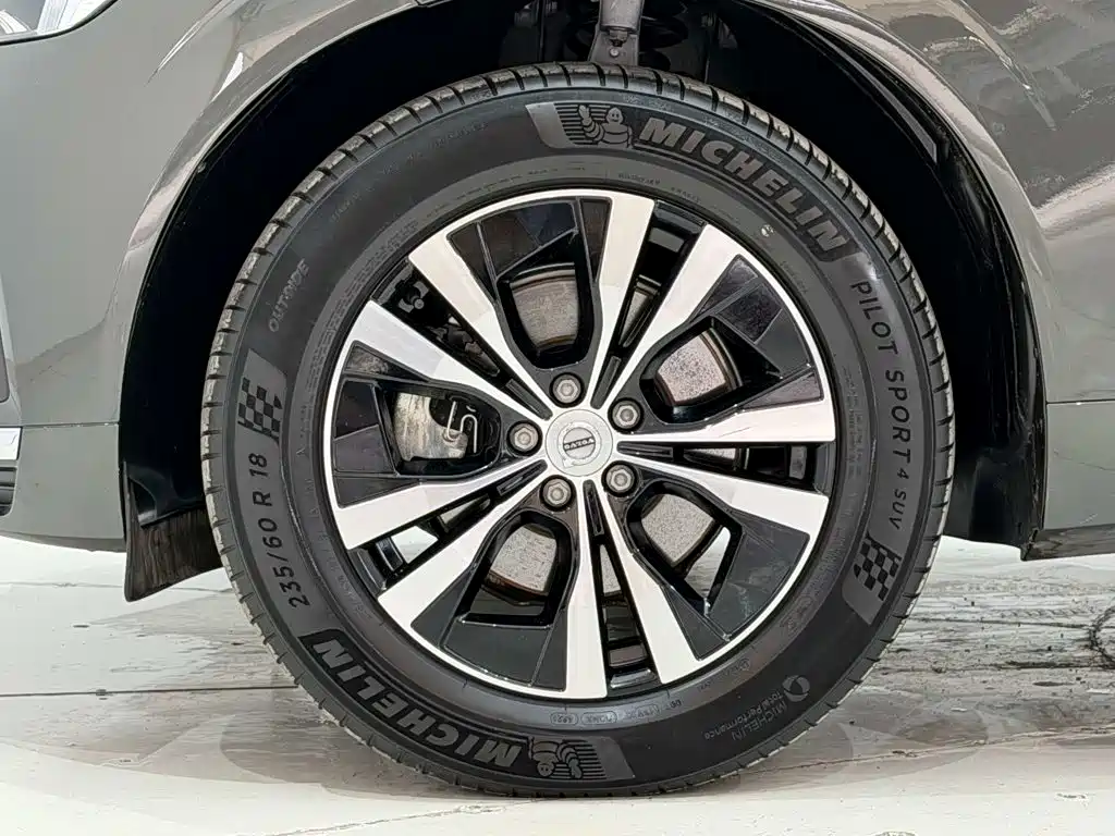 Volvo XC60 — миниатюра 11