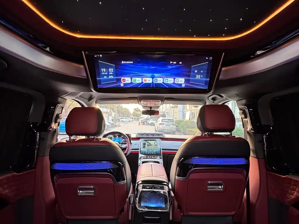 Mercedes-Benz Vito 2024 2.0T 7 мест