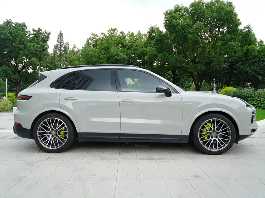 Porsche Cayenne Hybrid — миниатюра 16