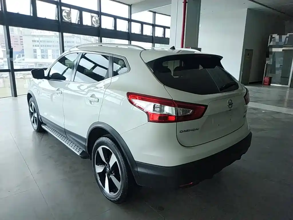Nissan Qashqai — миниатюра 5