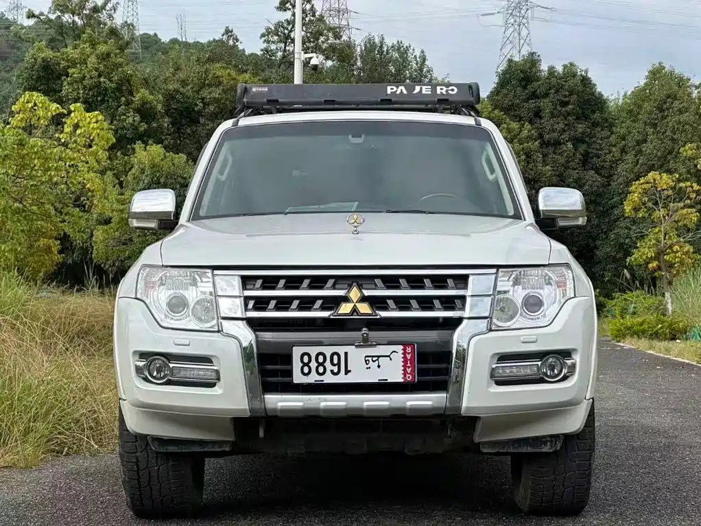 Mitsubishi Pajero (Import) — миниатюра 2