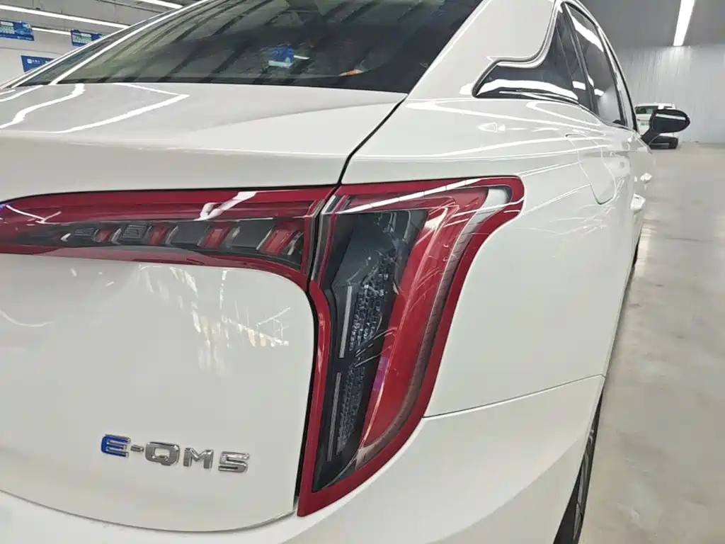 Hongqi Hongqi E-QM5 — миниатюра 8