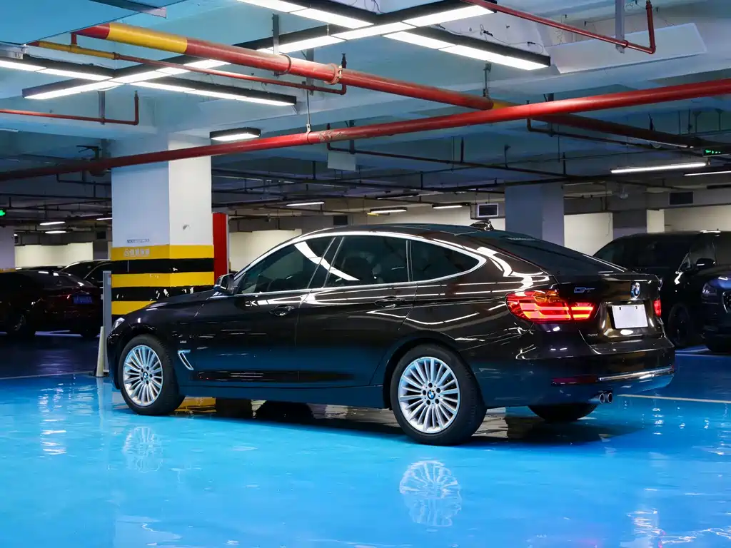 BMW 3 Series GT 328i xDrive Design Package Type, фото 3