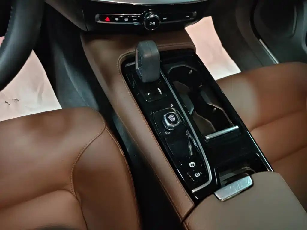 Volvo S60 PHEV — миниатюра 14
