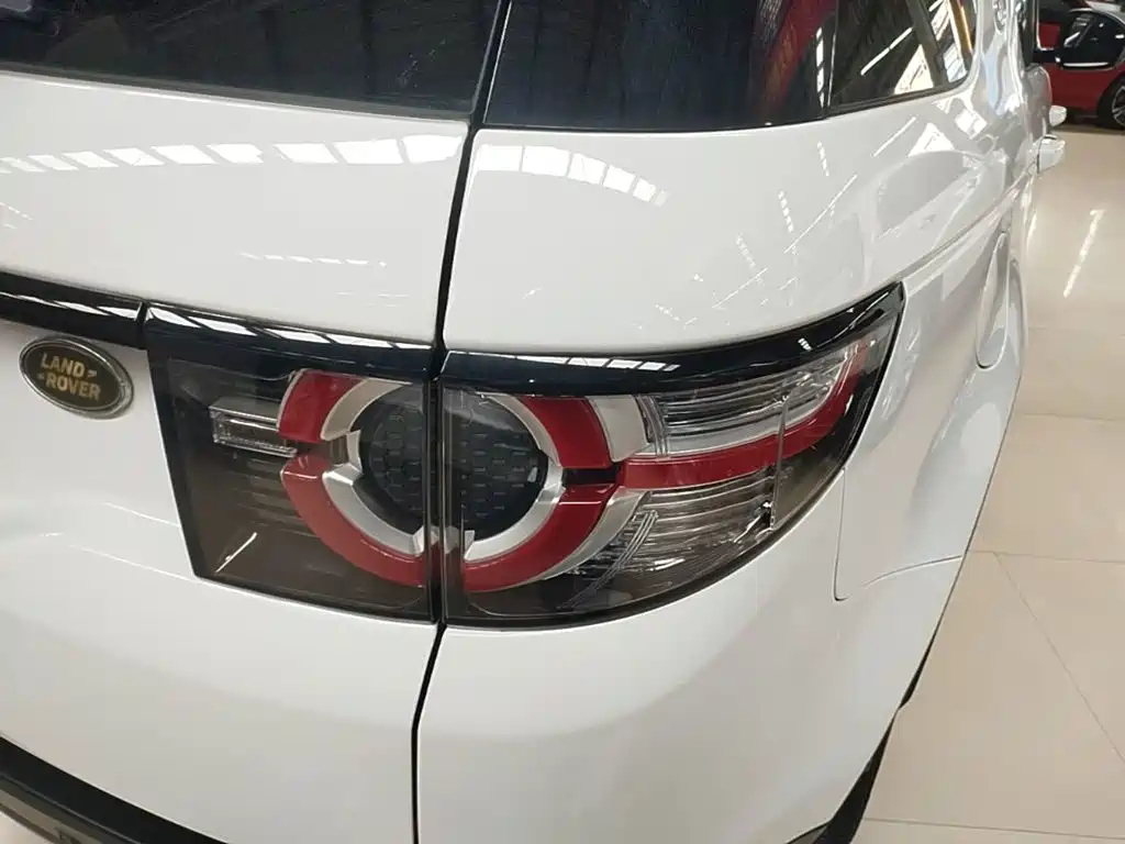 Land Rover Discovery Sport — миниатюра 8