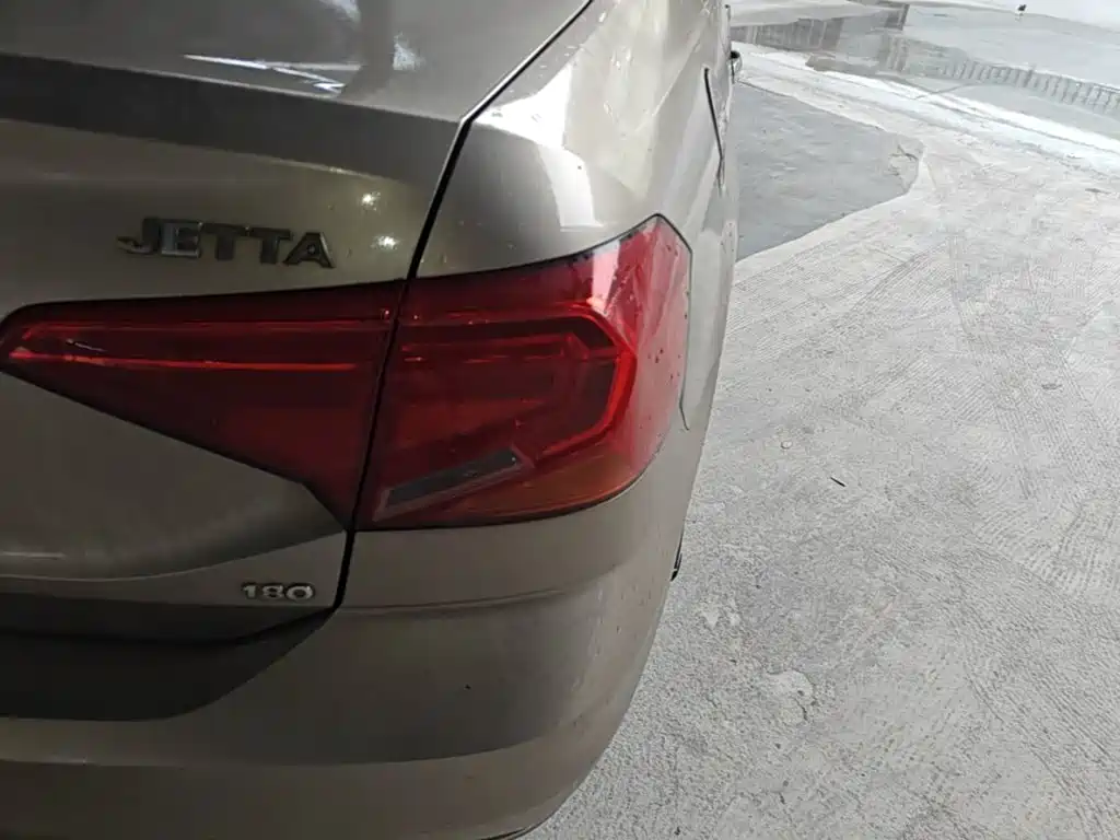 Volkswagen Jetta — миниатюра 8