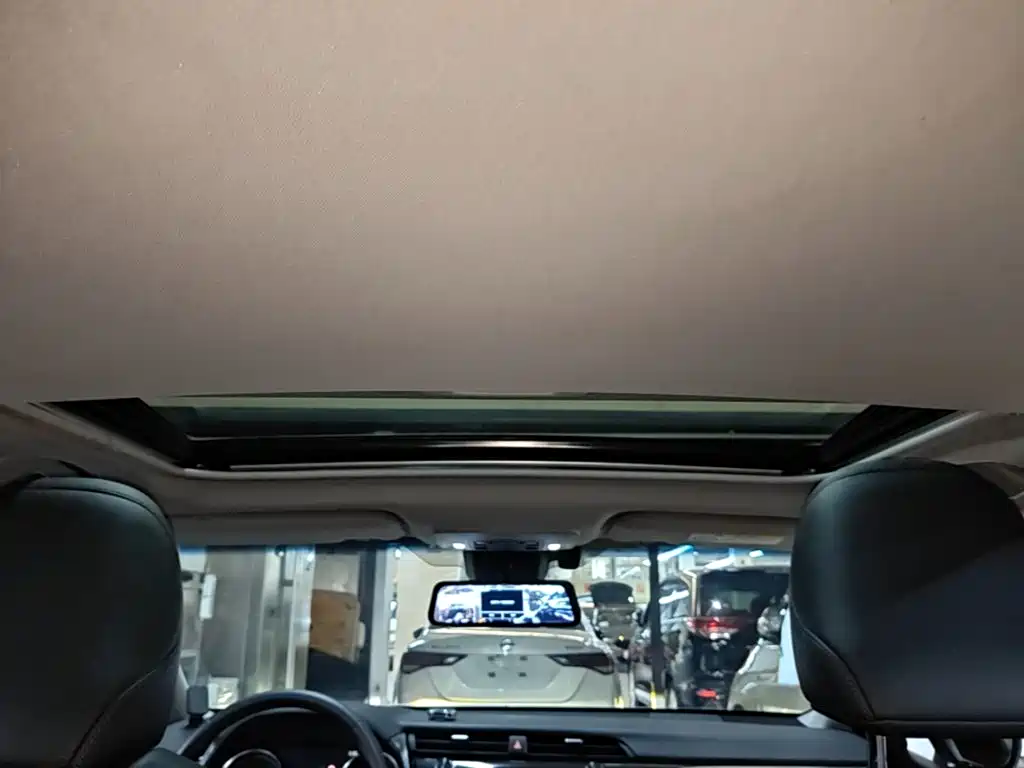 Toyota Camry — миниатюра 18