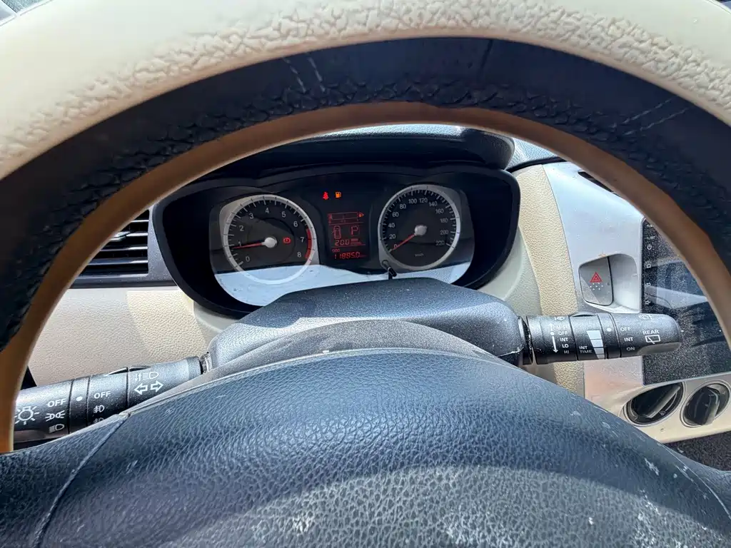 Venucia R50 — миниатюра 9