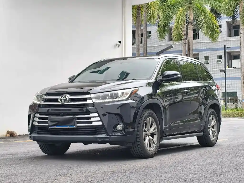 TOYOTA HIGHLANDER