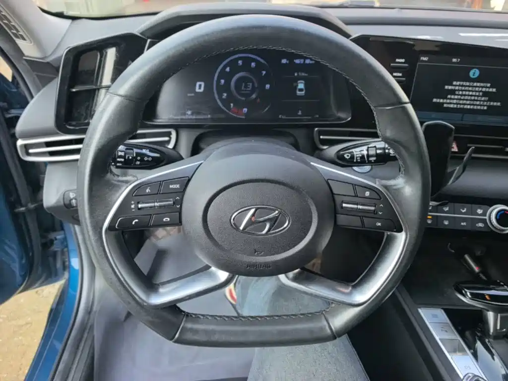 Hyundai Elantra — миниатюра 11
