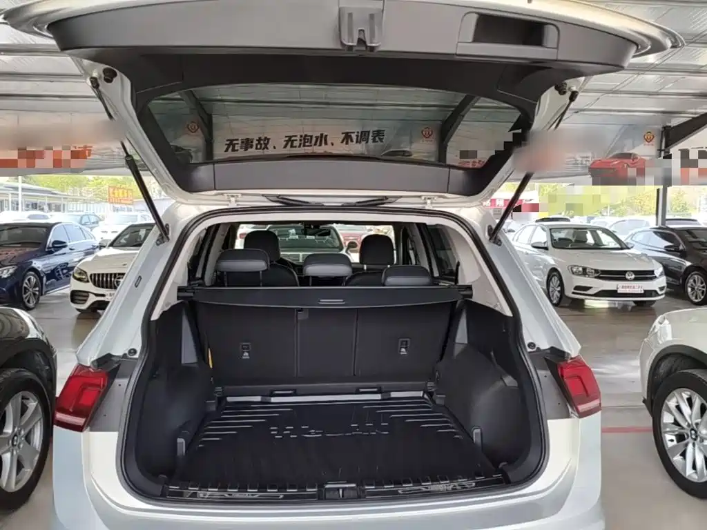 Volkswagen Tiguan L — миниатюра 19