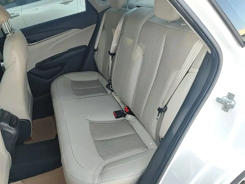 Buick Excelle — миниатюра 17