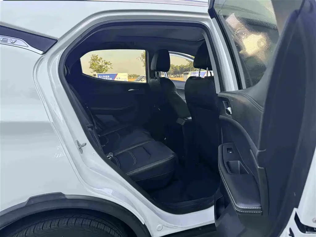 BYD Yuan EV — миниатюра 13