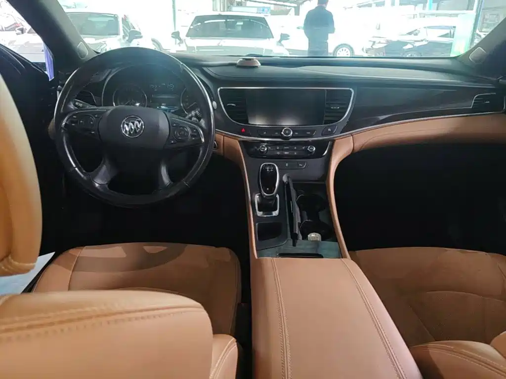 Buick LaCrosse — миниатюра 10