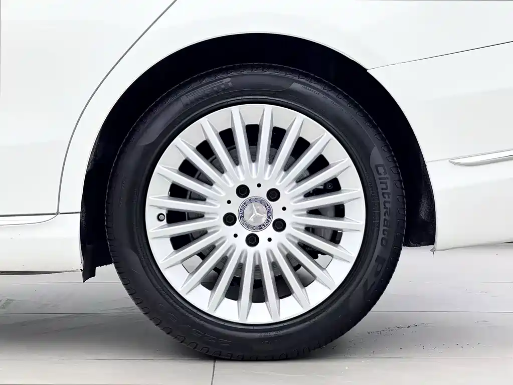 Mercedes-Benz C-Class — миниатюра 6