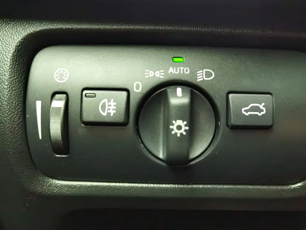 Volvo V40 — миниатюра 21