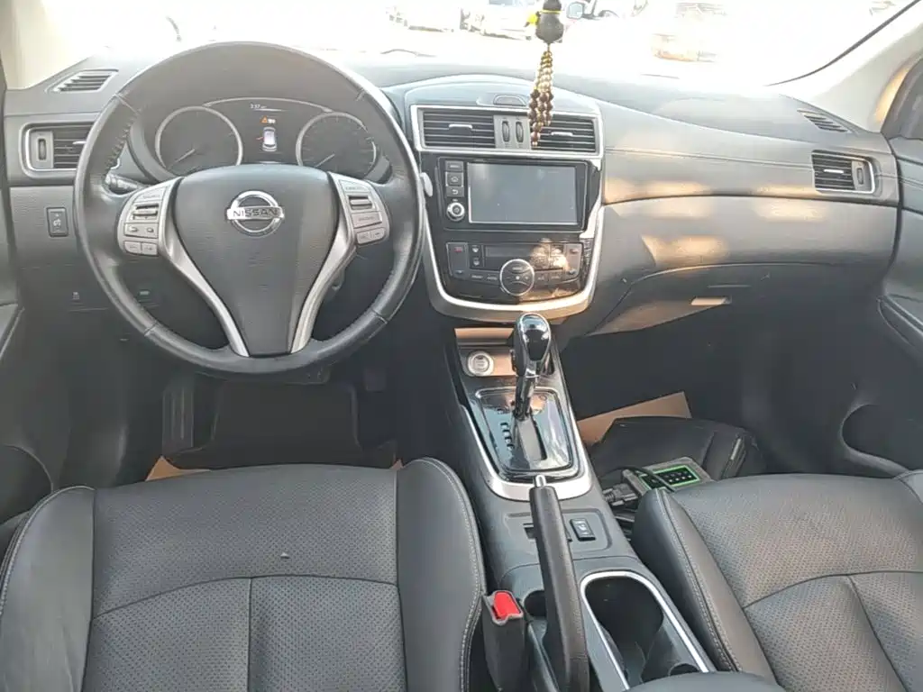 Nissan Tiida — миниатюра 10