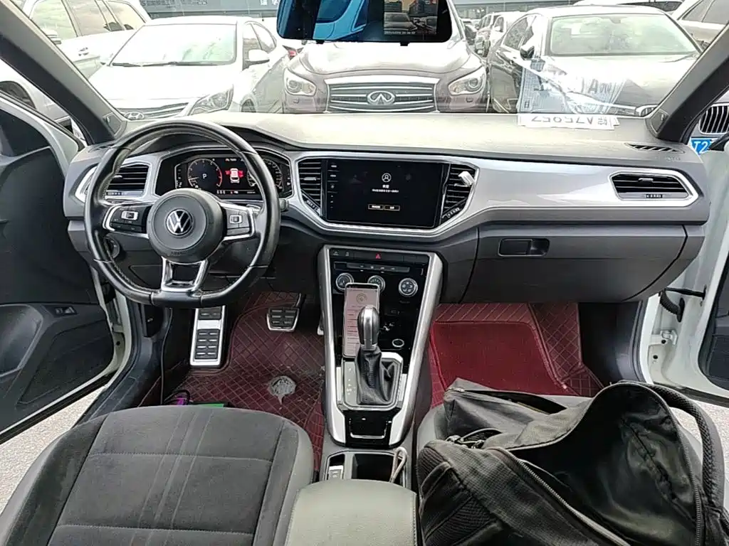 Volkswagen T-Roc — миниатюра 10