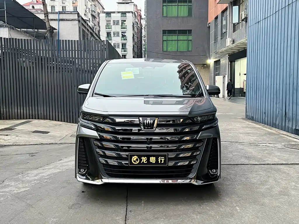 Toyota Vellfire 0