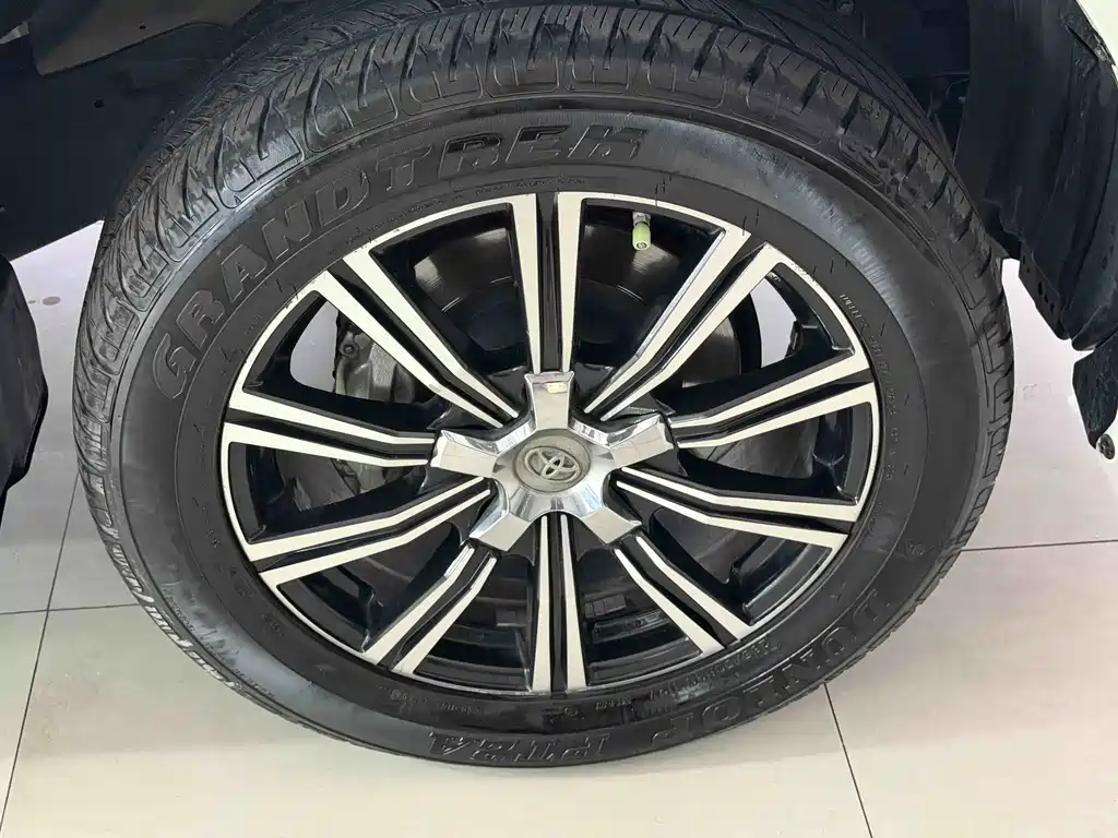 Toyota Land Cruiser — миниатюра 9