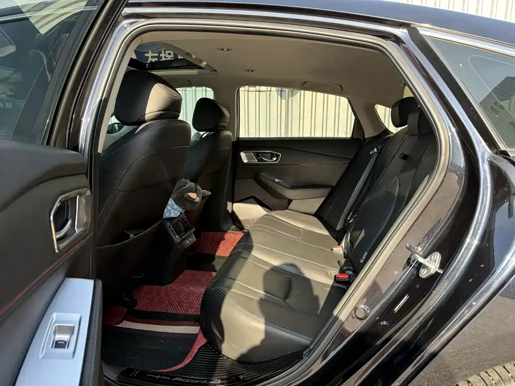 Honda Accord — миниатюра 13