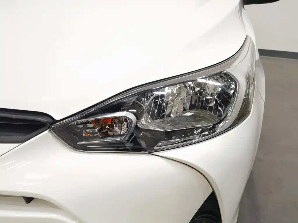 Toyota Yaris L — миниатюра 7