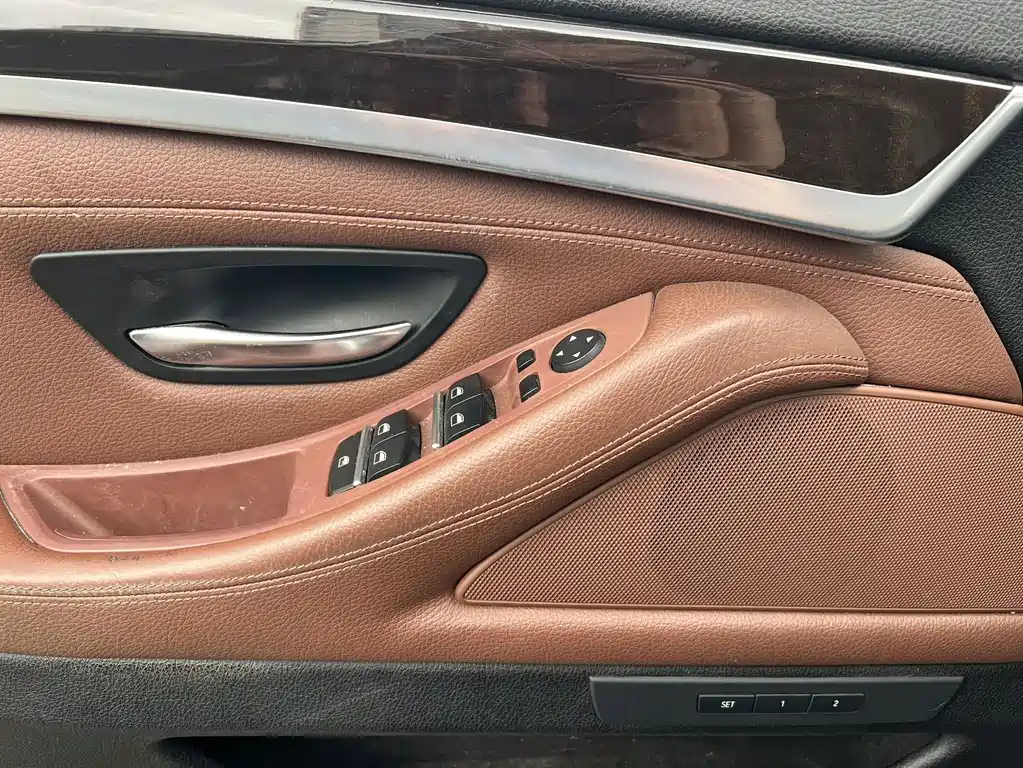 BMW 5 Series — миниатюра 15