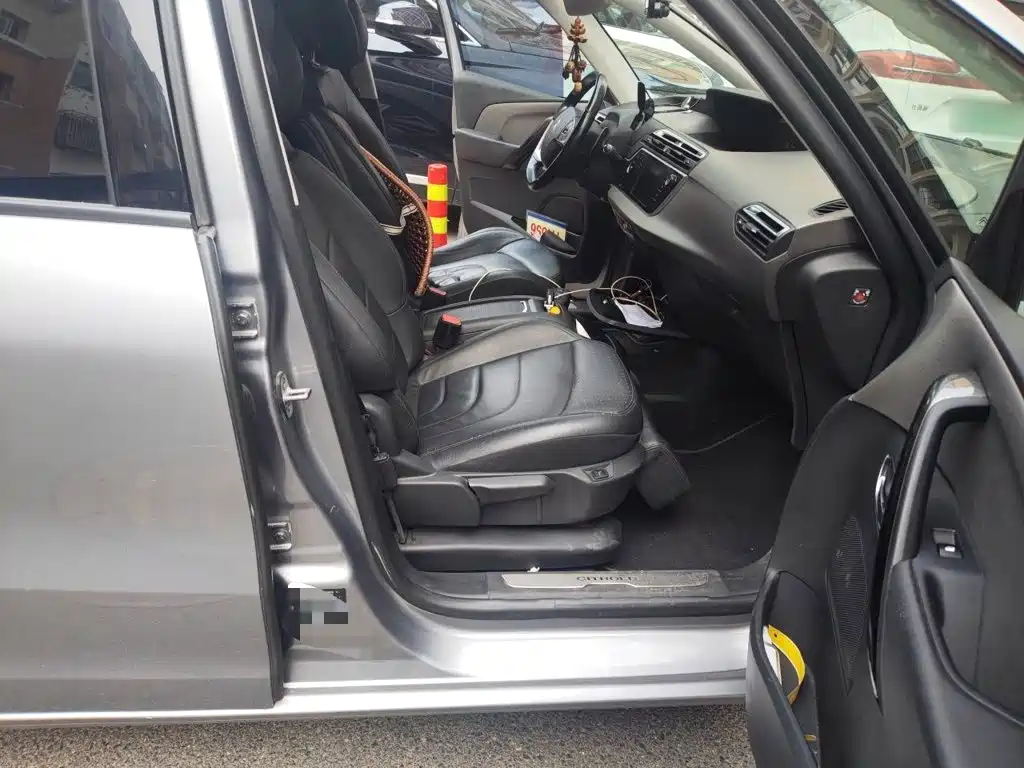 Citroen C4 Picasso — миниатюра 20