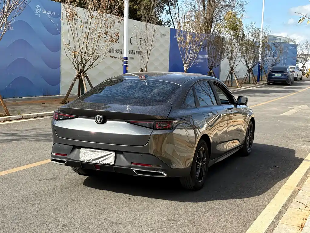Changan Yida — миниатюра 9