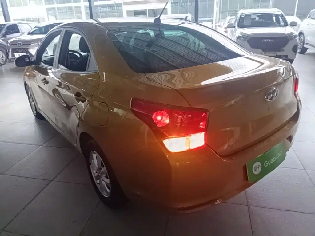 Hyundai Verna — миниатюра 5