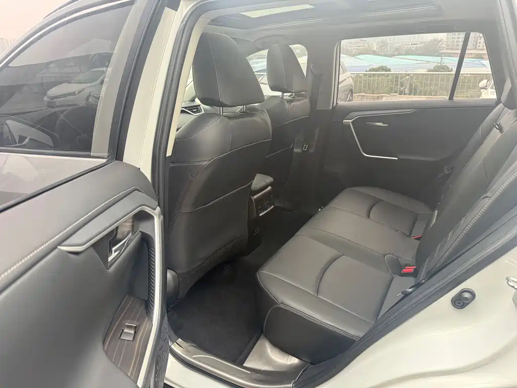 TOYOTA RAV4 RONGFANG