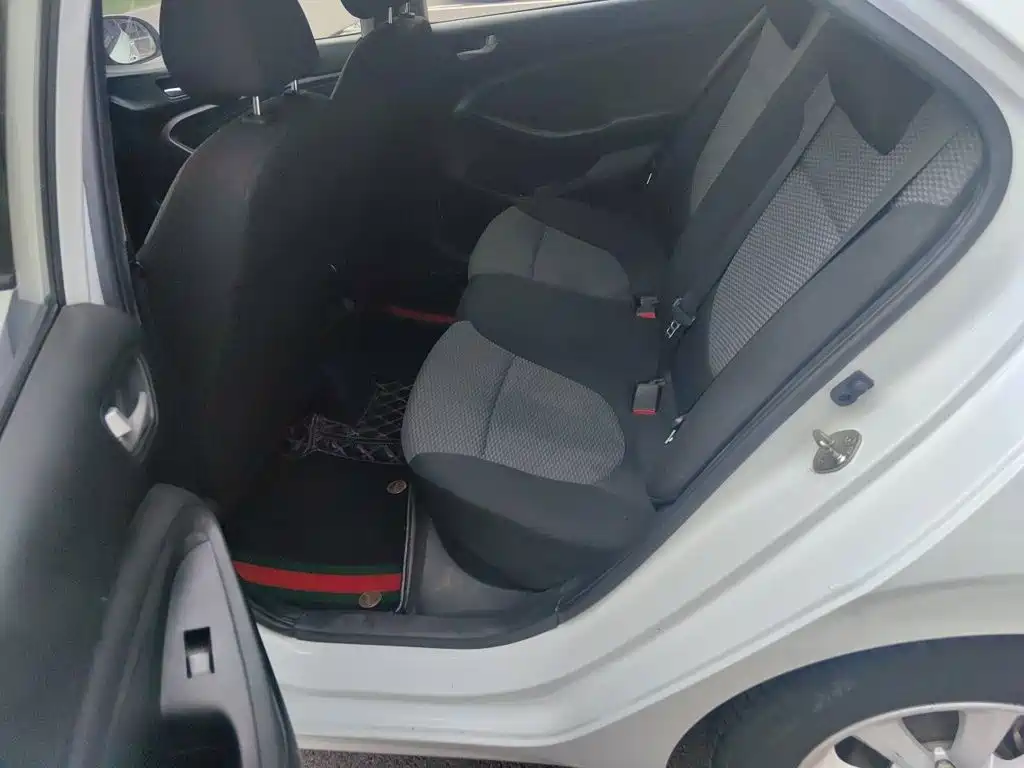 Hyundai Verna — миниатюра 15