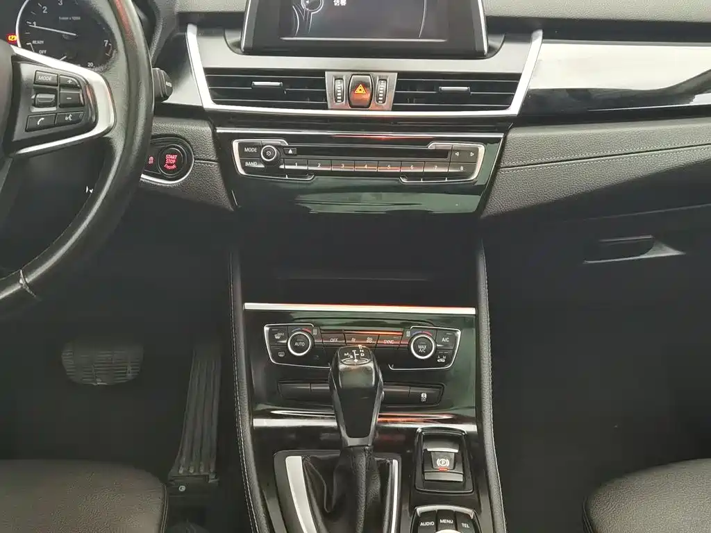 BMW 2 Series Active Tourer — миниатюра 12
