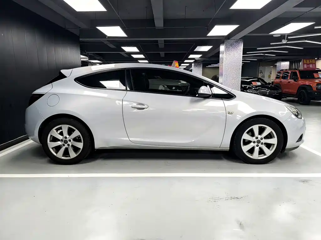 Opel Astra — миниатюра 4