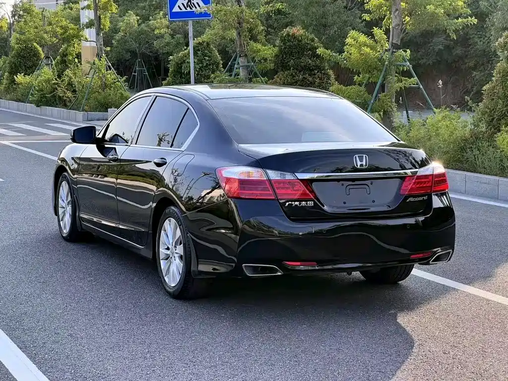 Honda Accord — миниатюра 7