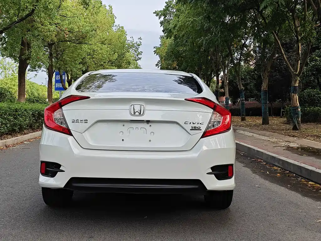 Honda Civic — миниатюра 6