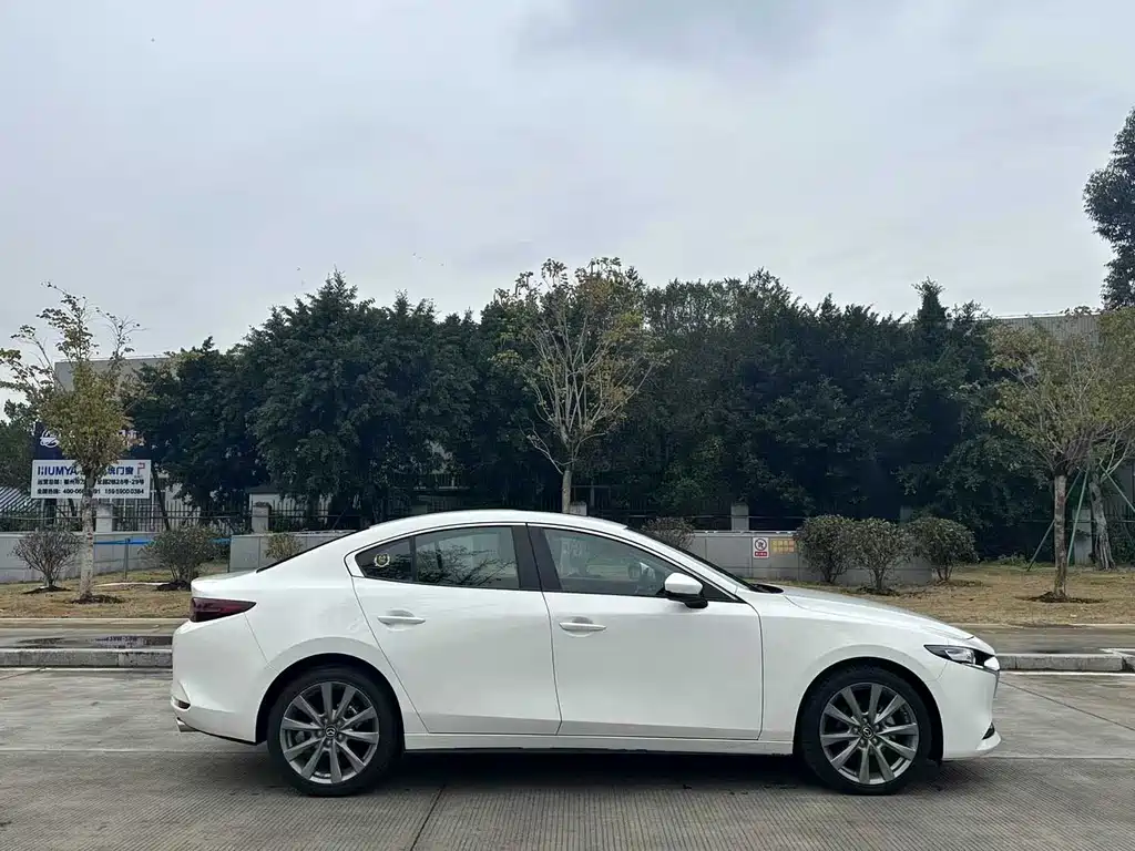 Mazda 3 Axela — миниатюра 3