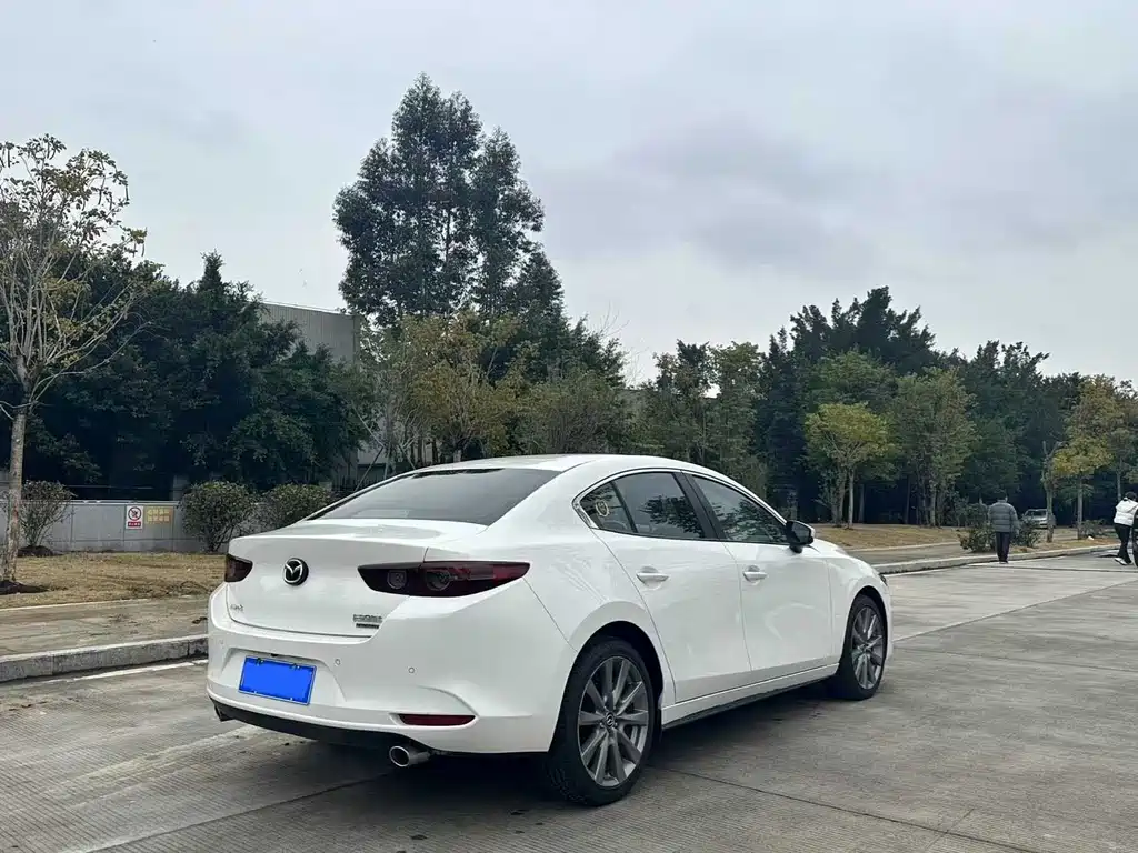 Mazda 3 Axela — миниатюра 4